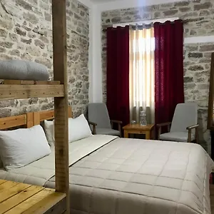 Eri Albanien